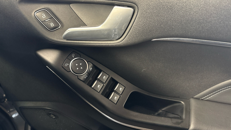 Ford Fiesta 1.0 EcoBoost Hybrid mHEV 125 Vignale Edition 5dr Petrol Hatchback